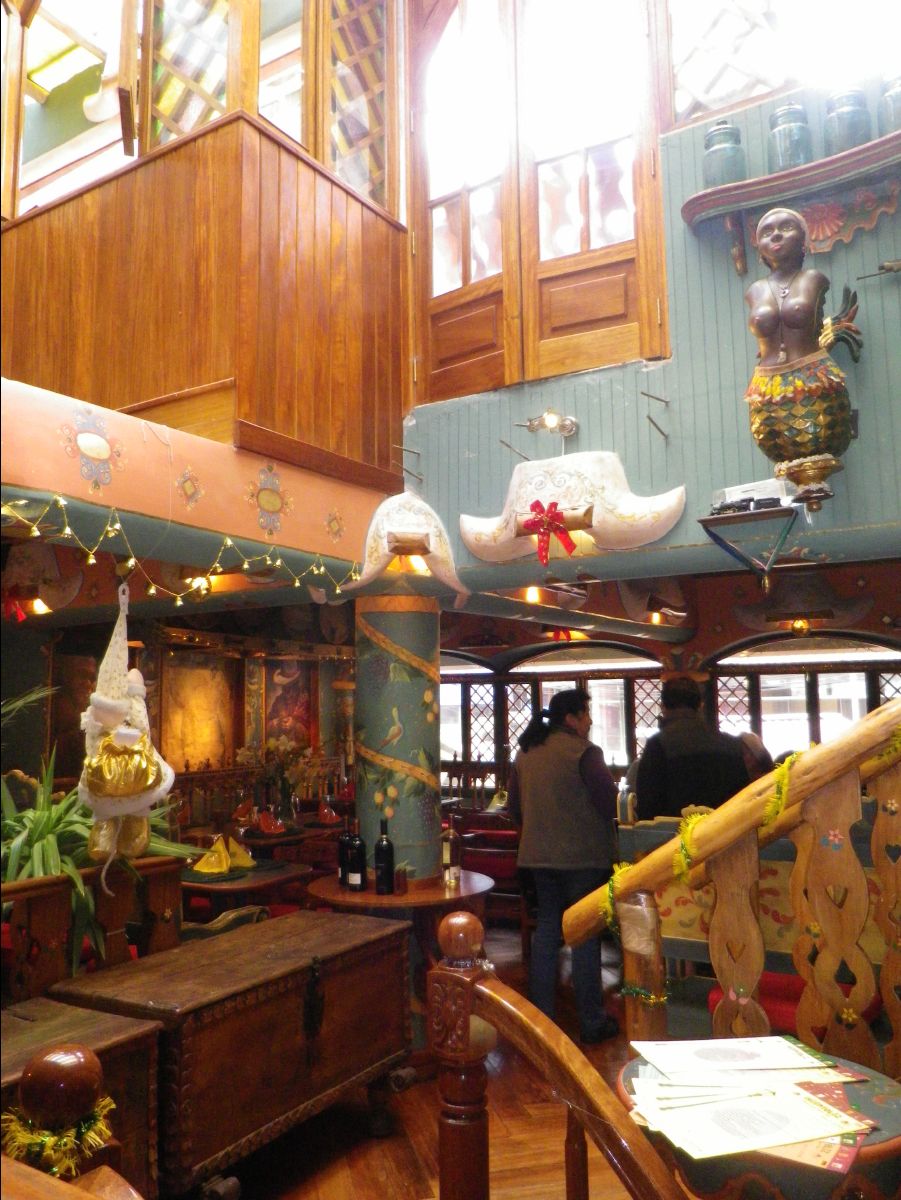 Indio Feliz restaurant08